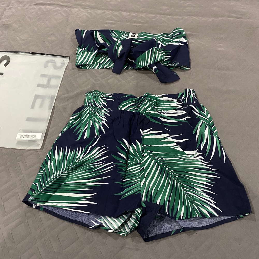 Shein NWT two piece short set size small